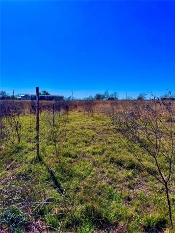 261 Engelke Road Kingsbury TX 78638