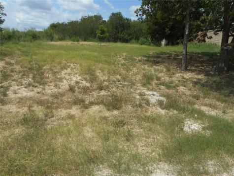 808 W Maple Street Taylor TX 76574