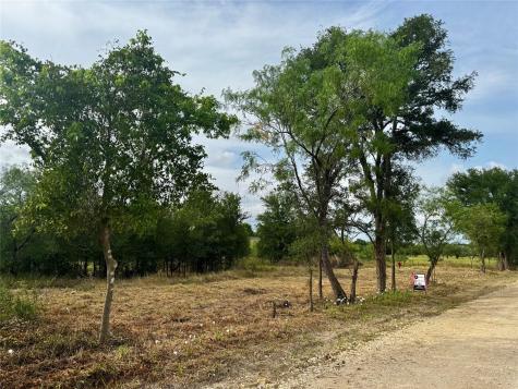 271 Crooked Road Dale TX 78616
