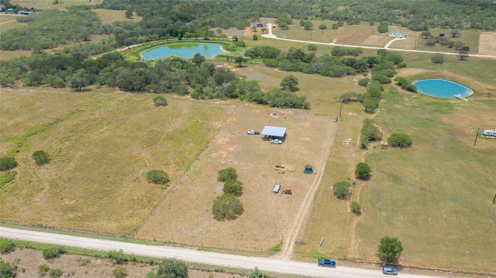 736 Cr 421 Road Waelder TX 78959