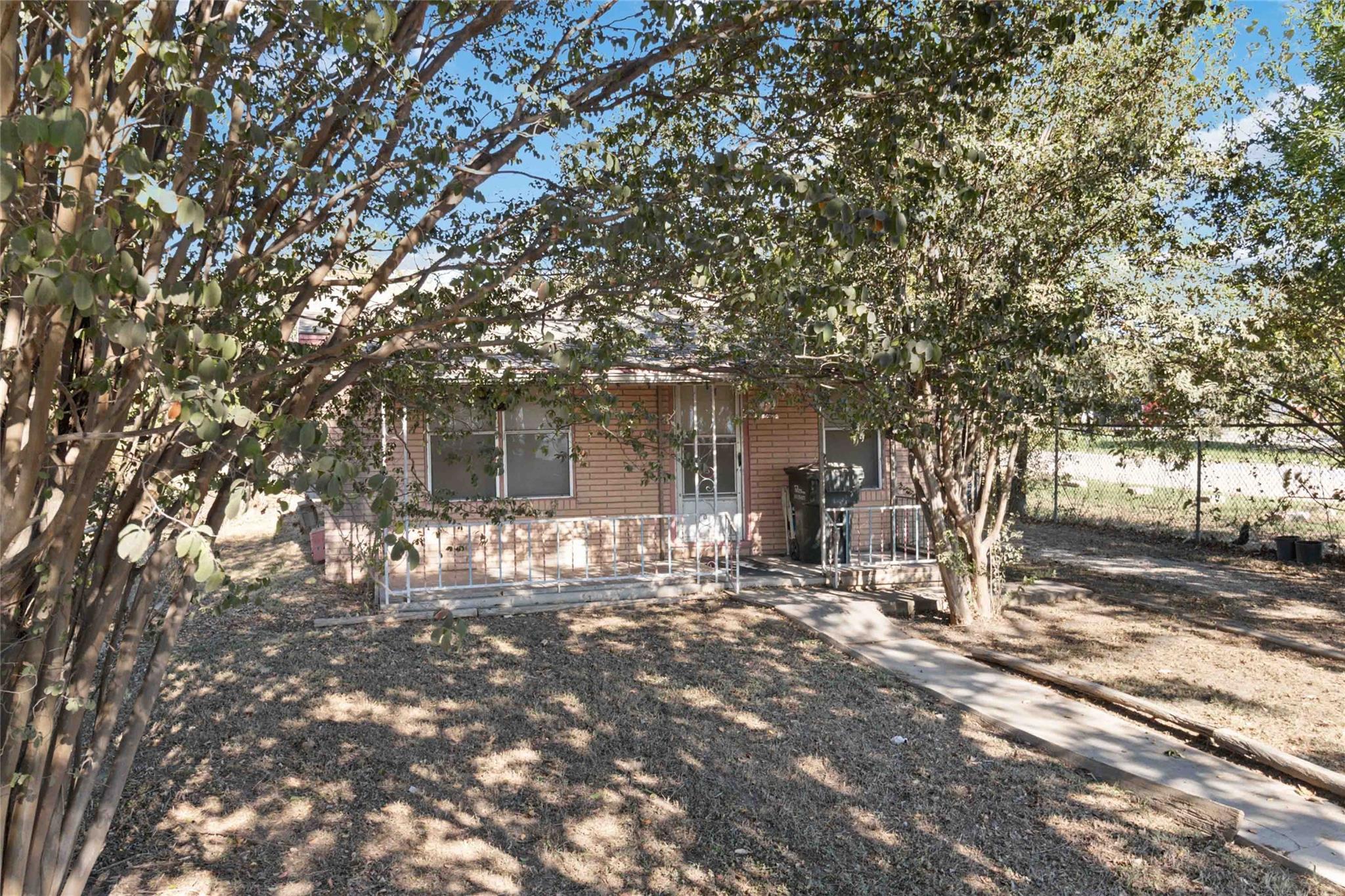 1113 N Old Highway 81 Kyle TX 78640