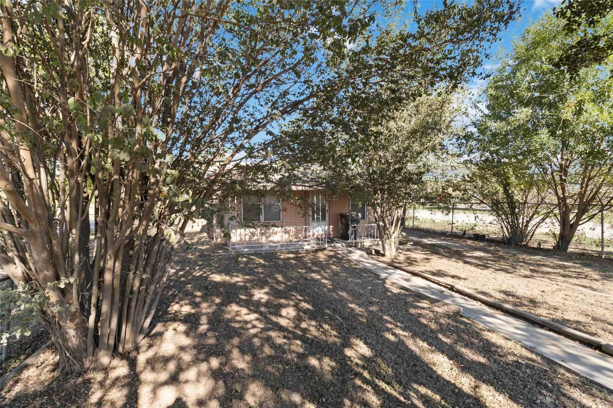 1113 N Old Highway 81 Kyle TX 78640