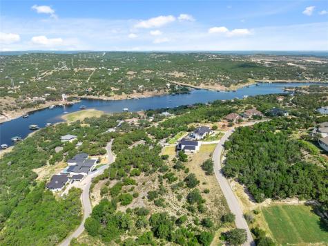 2808 Lakehurst Road Spicewood TX 78669