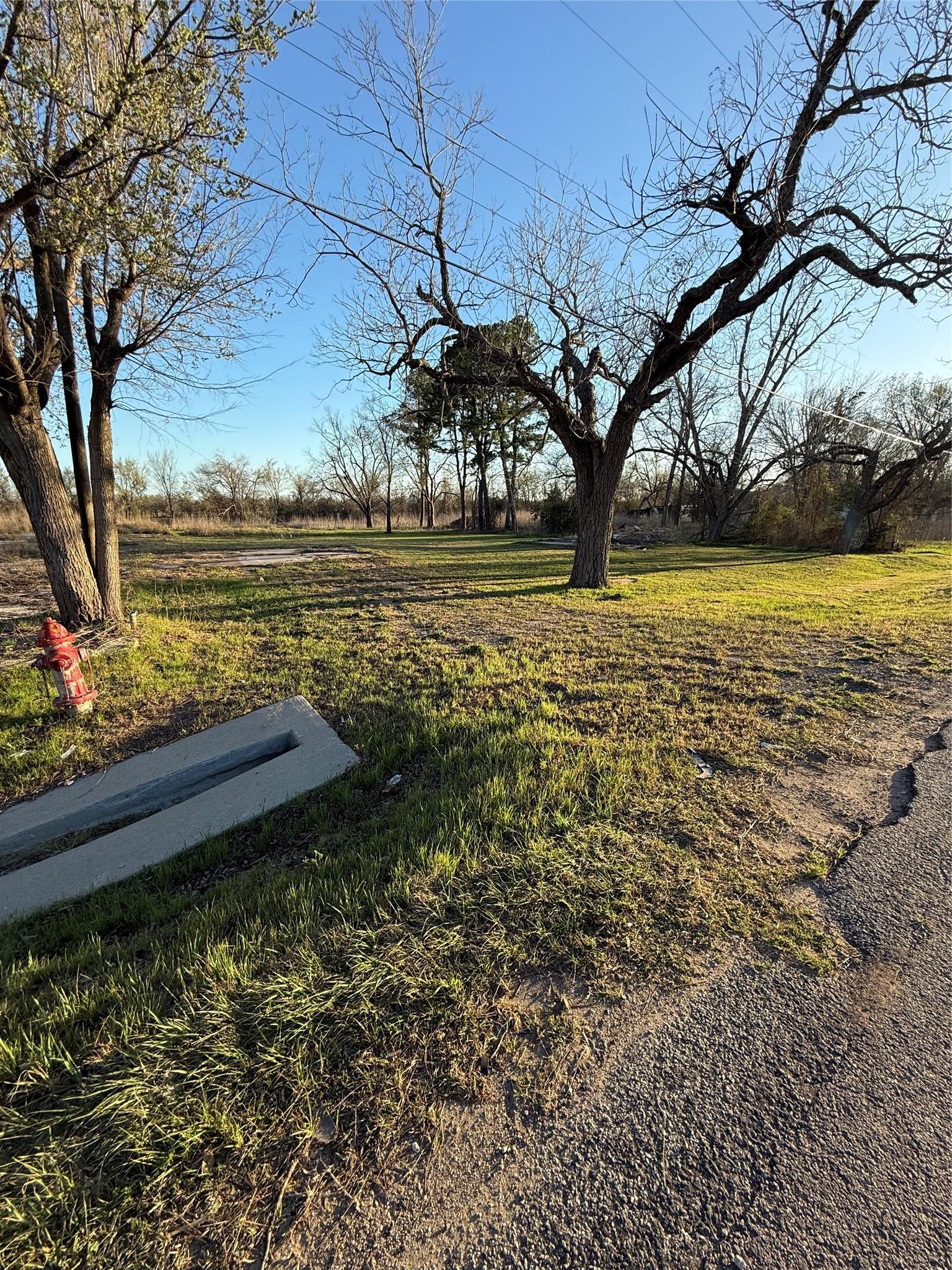 1304 E Cameron Avenue Rockdale TX 76567