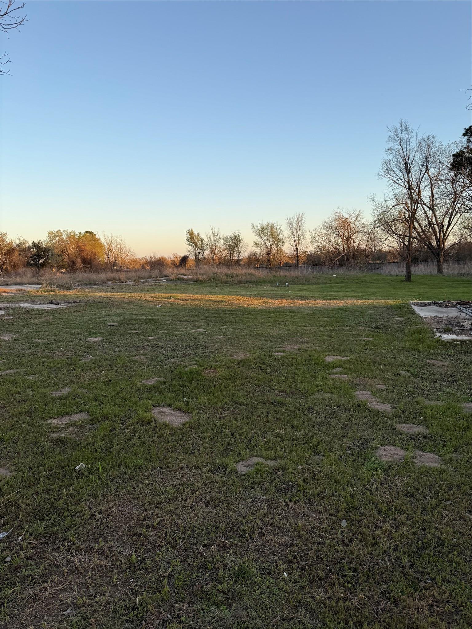 1304 E Cameron Avenue Rockdale TX 76567