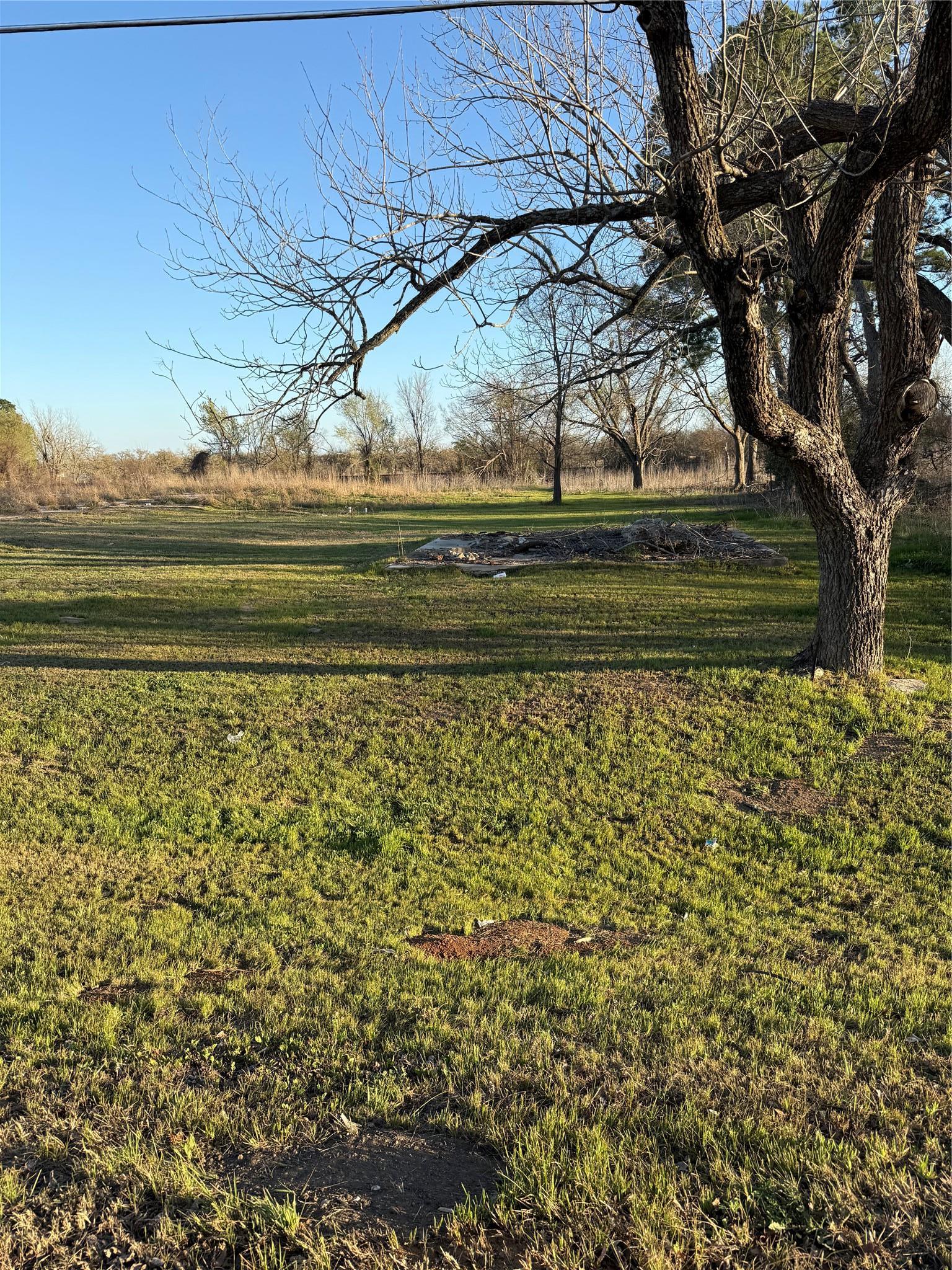 1304 E Cameron Avenue Rockdale TX 76567