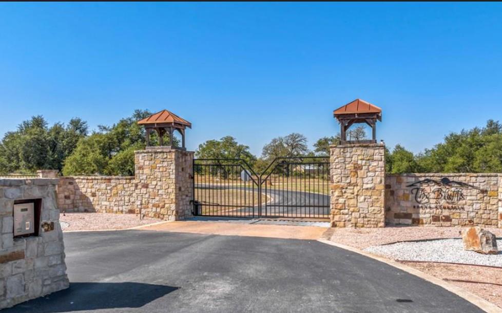285 Comanche Ridge Blanco TX 78663