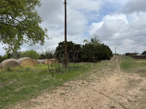 1420 NE County Road 373 Taylor TX 76574