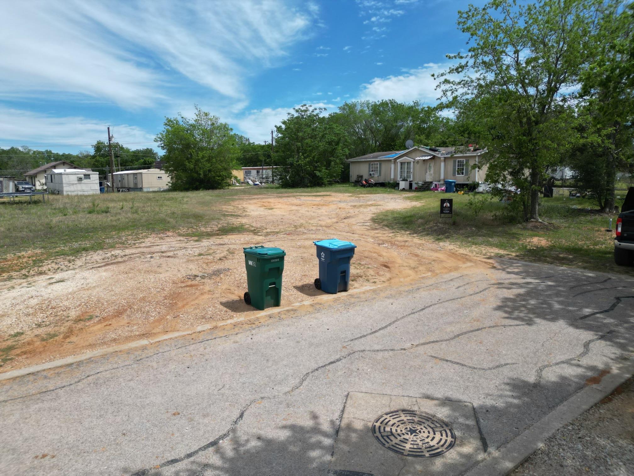 422 S Avenue C Elgin TX 78621