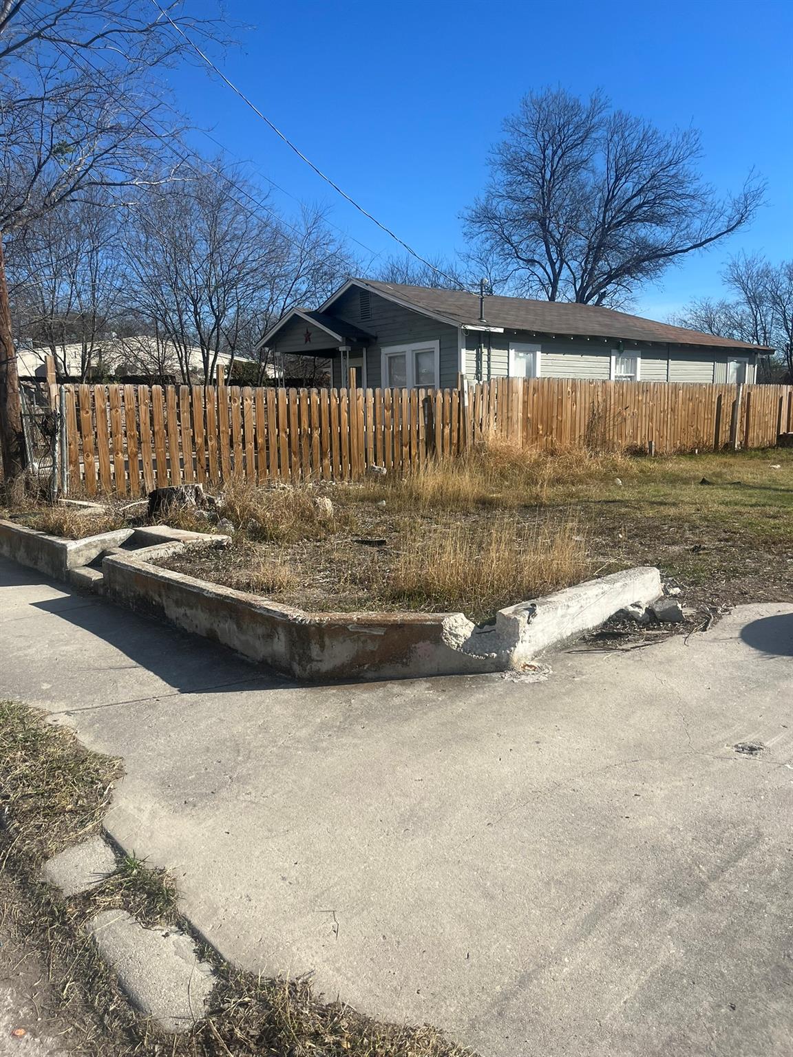 214 E Lachapelle San Antonio TX 78204