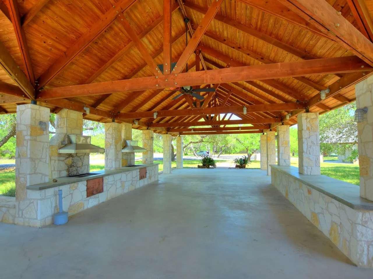 325 Kendall Road Spicewood TX 78669