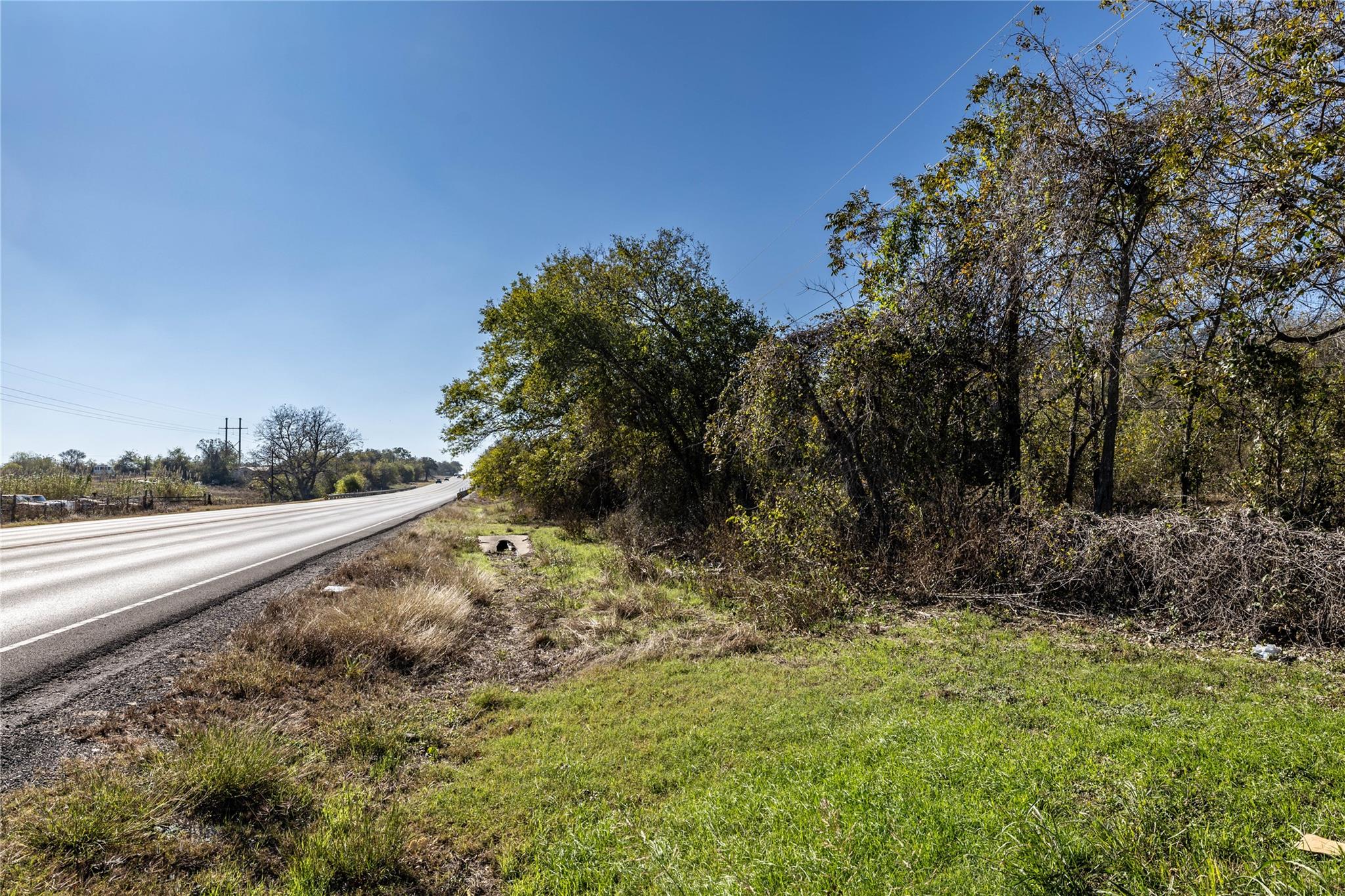 6635 S Us Highway 183 Lockhart TX 78644