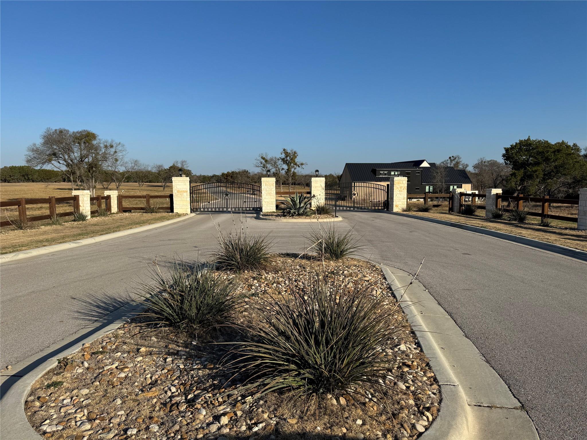 41 Hawthorne Lane Spicewood TX 78669