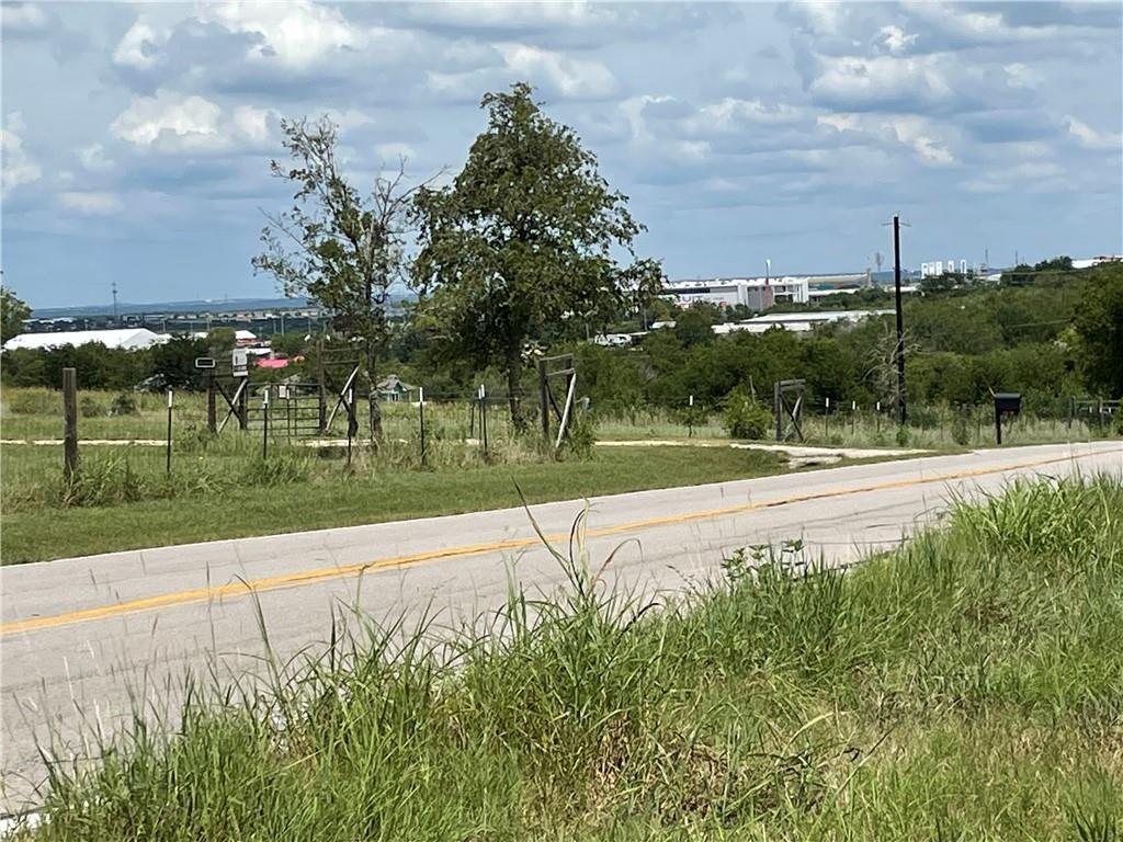9025 Burklund Farms Road Del Valle TX 78617