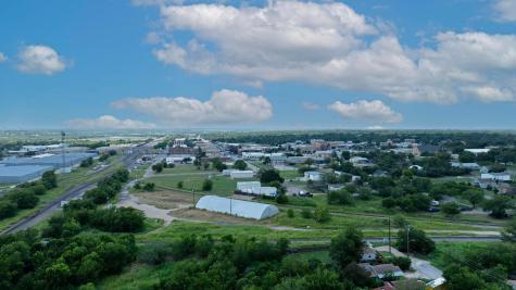 107 N Robinson Street Taylor TX 76574
