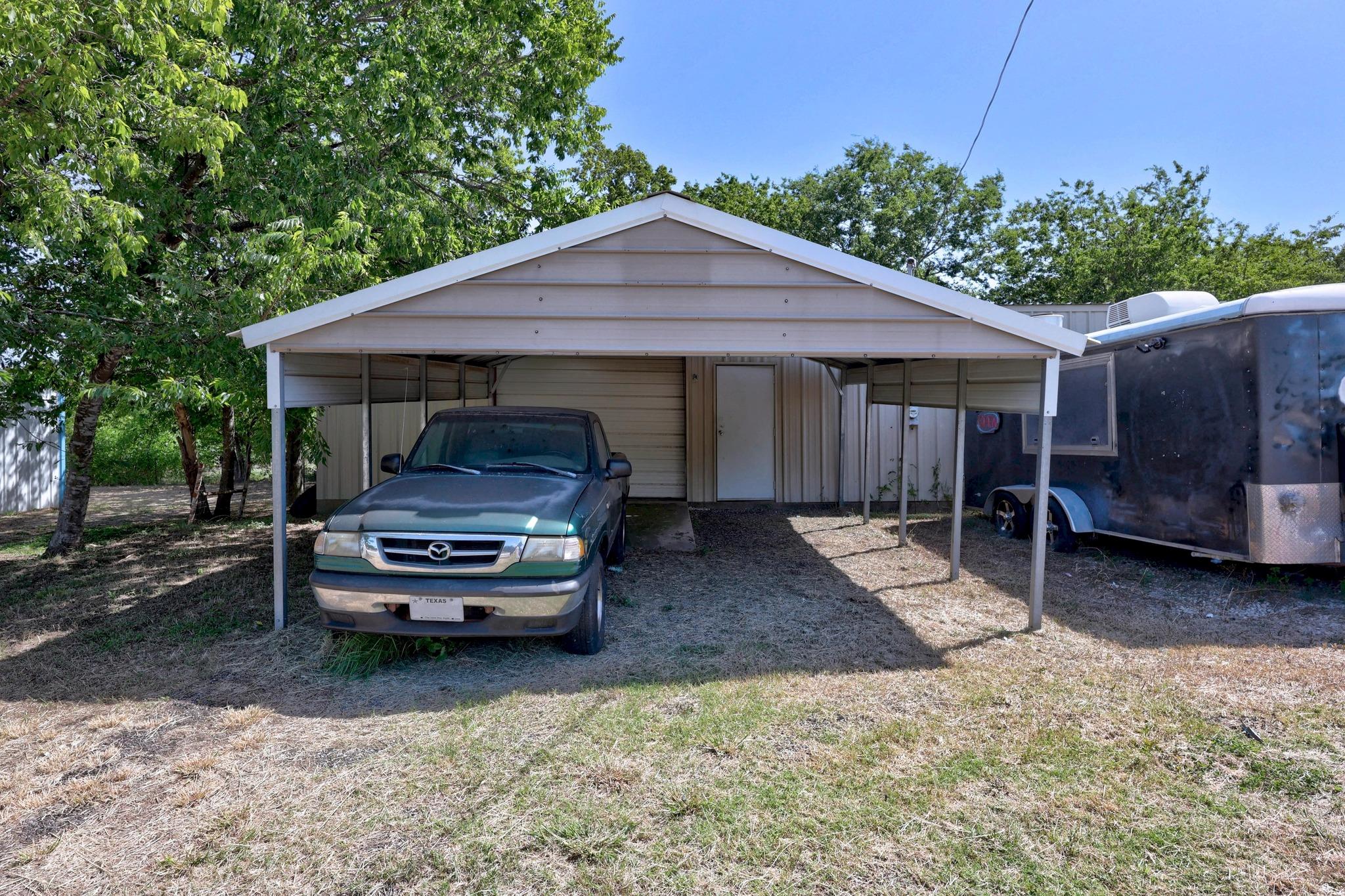 508 W Mesquite Avenue Rogers TX 76569