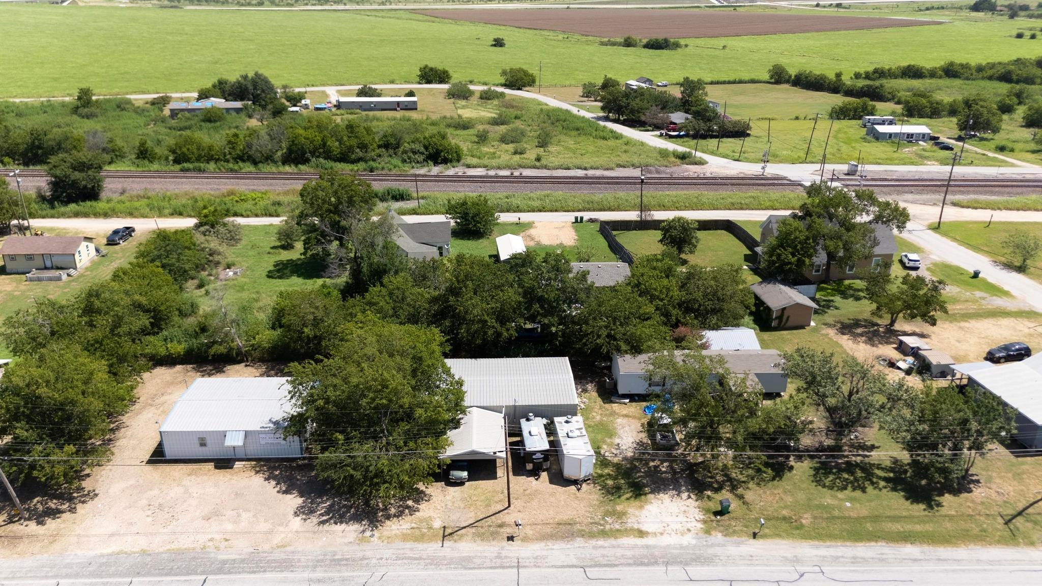 508 W Mesquite Avenue Rogers TX 76569