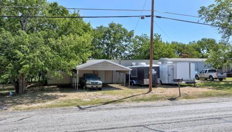 508 W Mesquite Avenue Rogers TX 76569