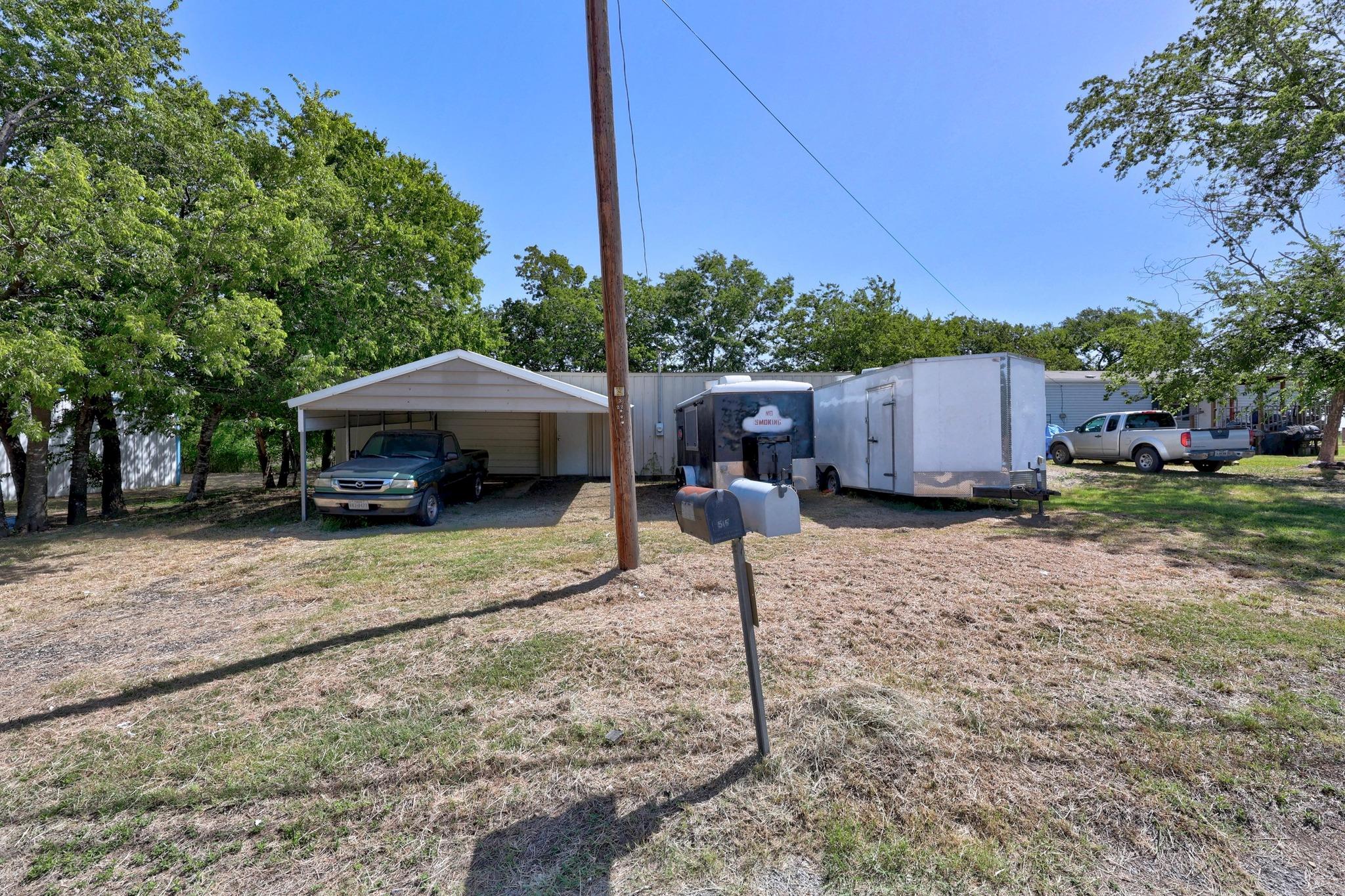 508 W Mesquite Avenue Rogers TX 76569