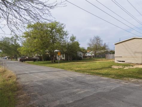 104 Royal Street Taylor TX 76574