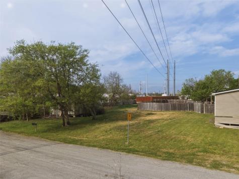 104 Royal Street Taylor TX 76574