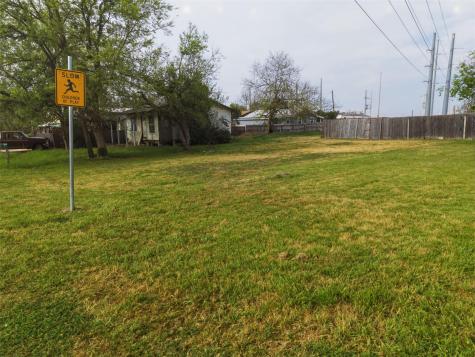 104 Royal Street Taylor TX 76574
