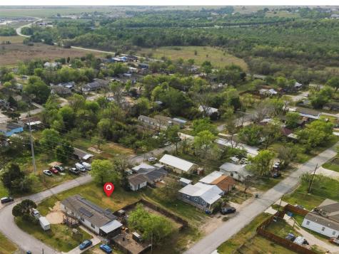 104 Royal Street Taylor TX 76574