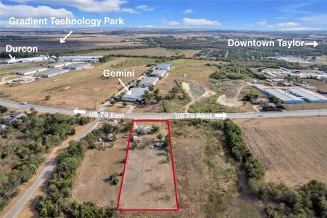 1607 E 4th Street Taylor TX 76574