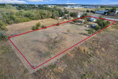 1607 E 4th Street Taylor TX 76574