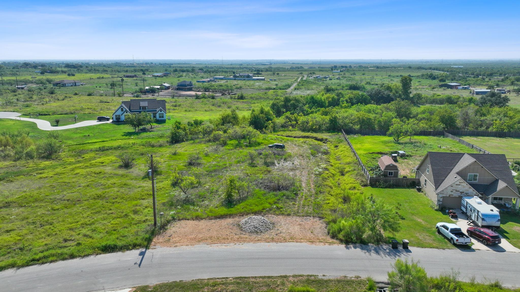 296 E Ridge Lane Niederwald TX 78640