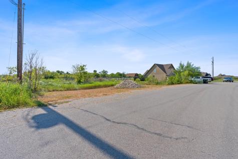 296 E Ridge Lane Niederwald TX 78640