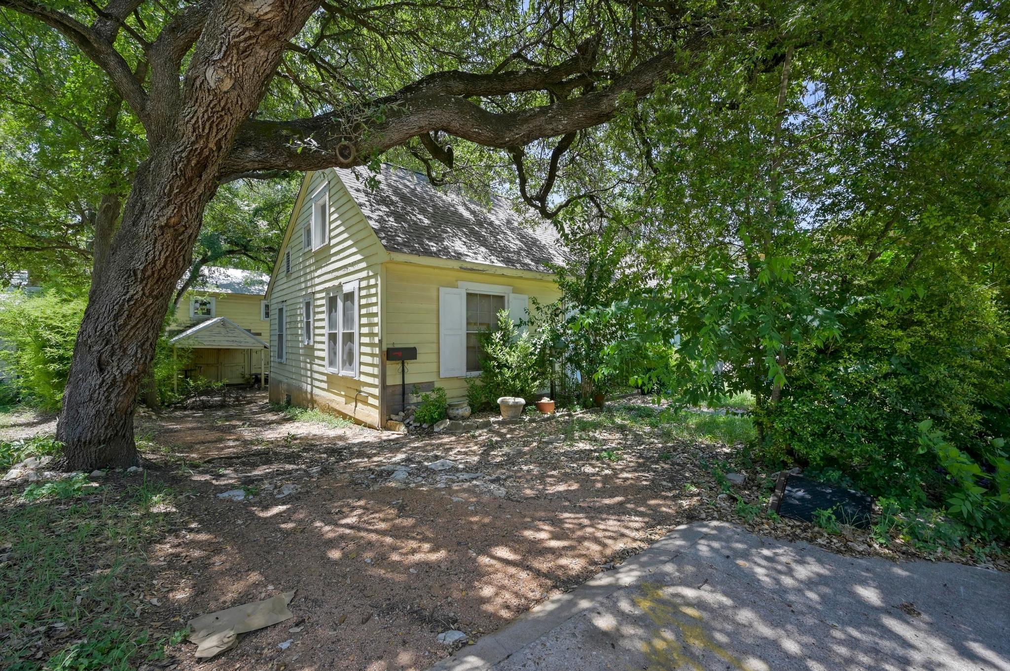 1017 W 31st Street Austin TX 78705
