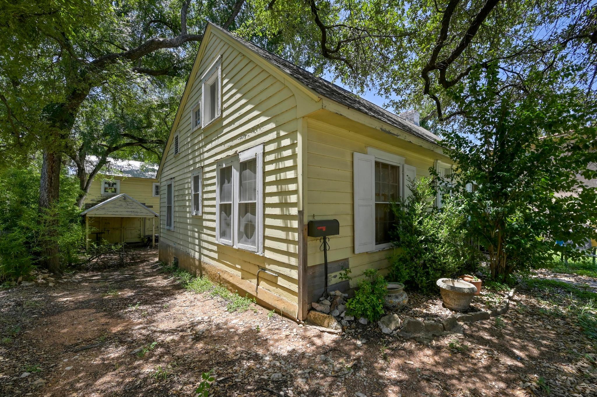 1017 W 31st Street Austin TX 78705