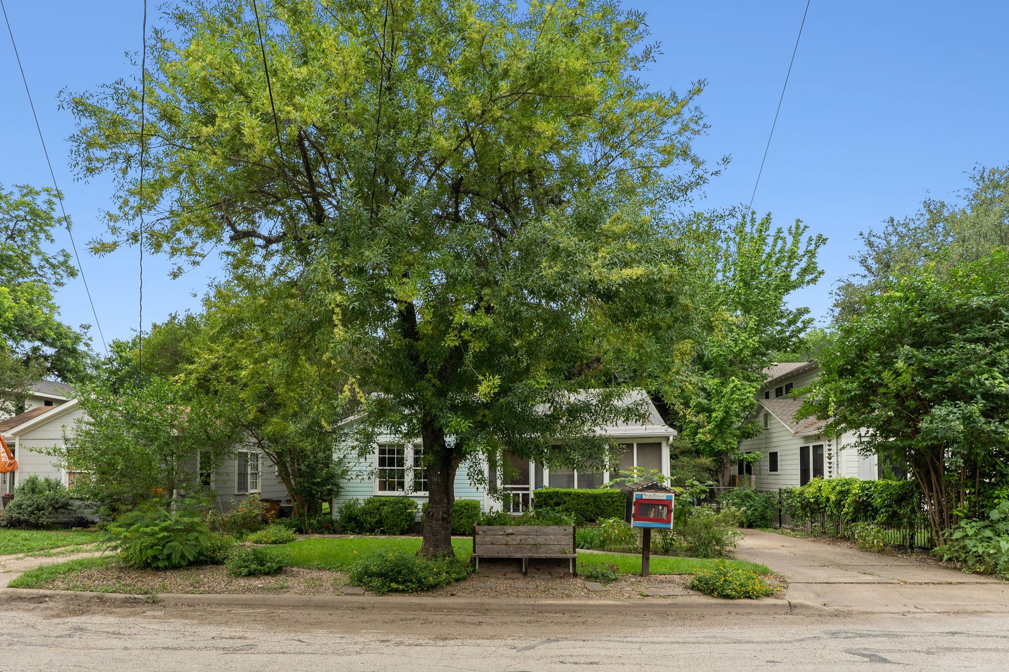 5214 Woodview Avenue Austin TX 78756