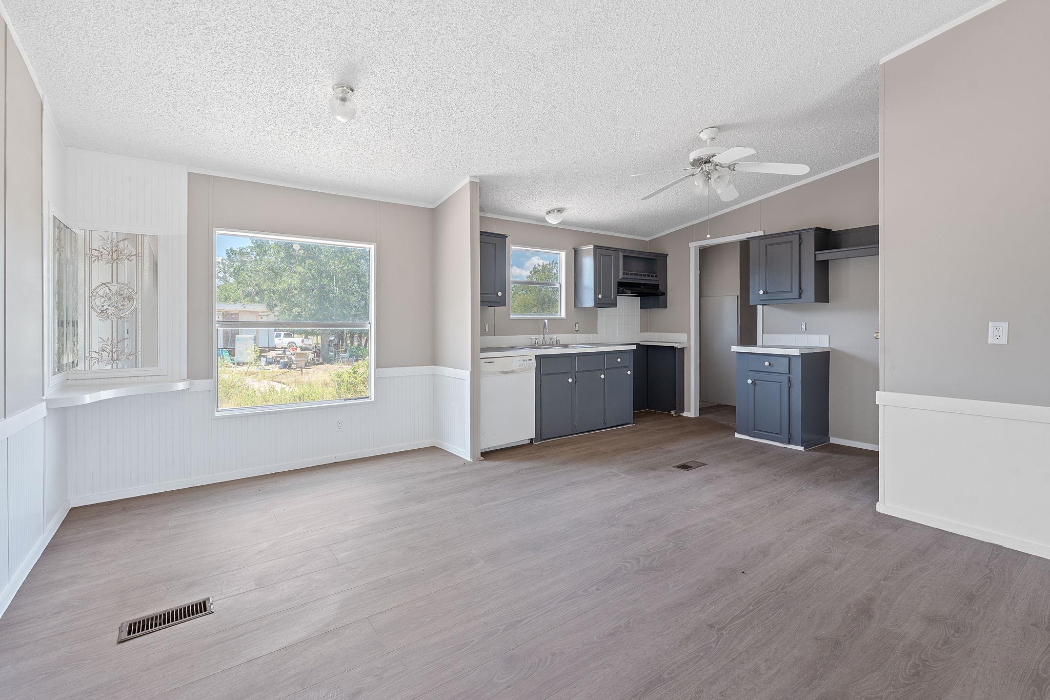 1385 Pettytown Road Dale TX 78616