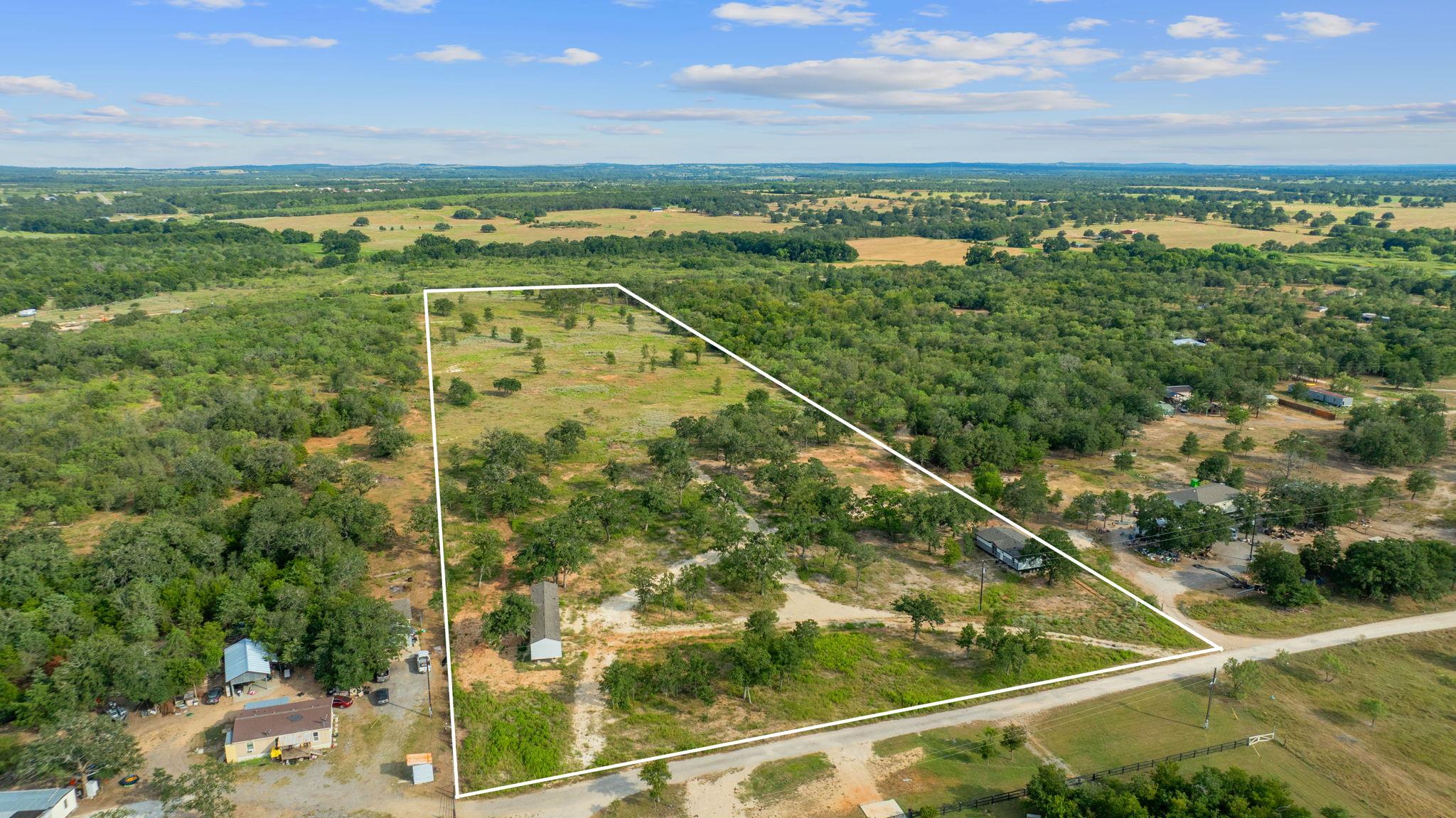 1385 Pettytown Road Dale TX 78616