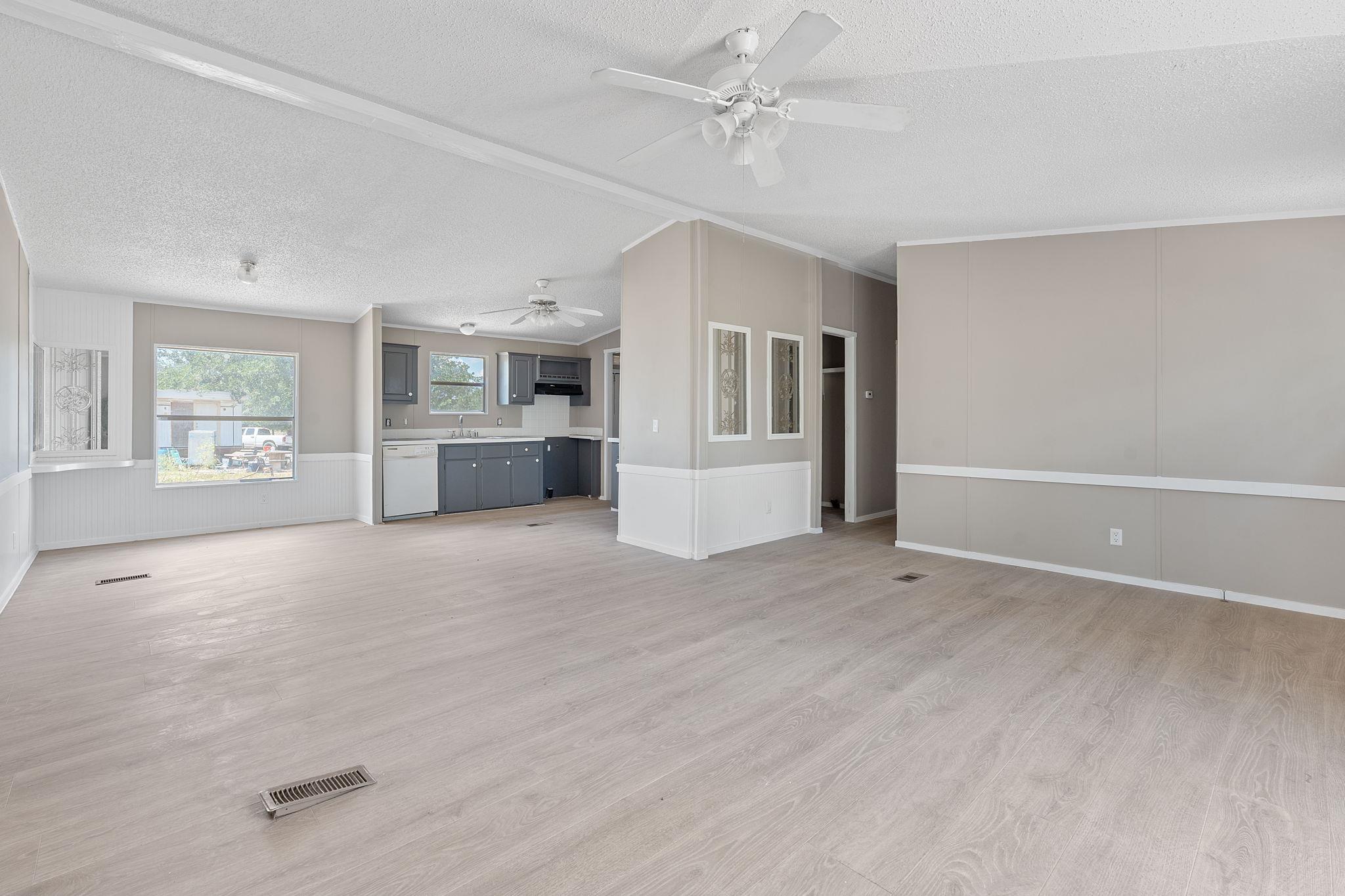 1385 Pettytown Road Dale TX 78616