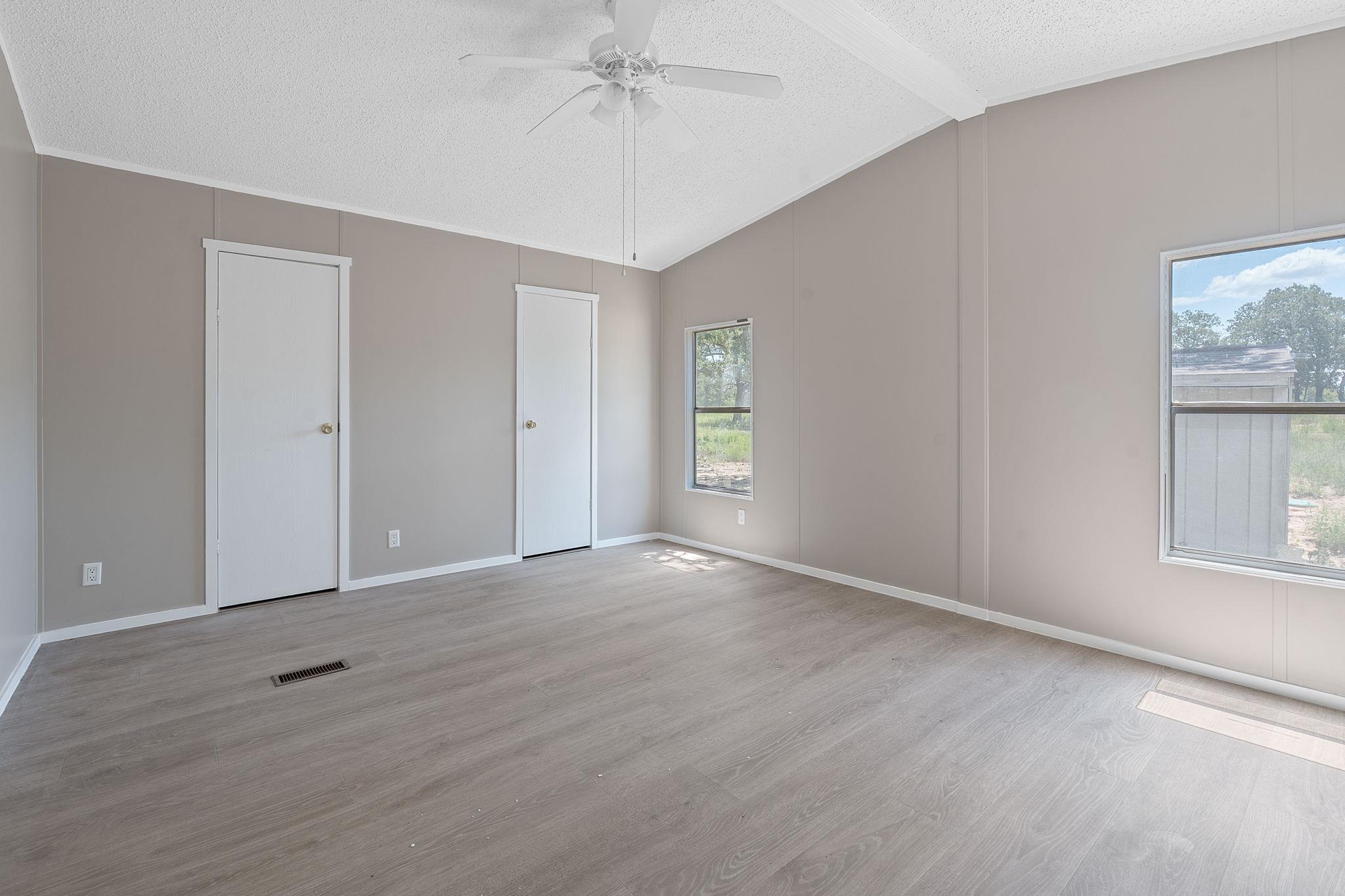 1385 Pettytown Road Dale TX 78616