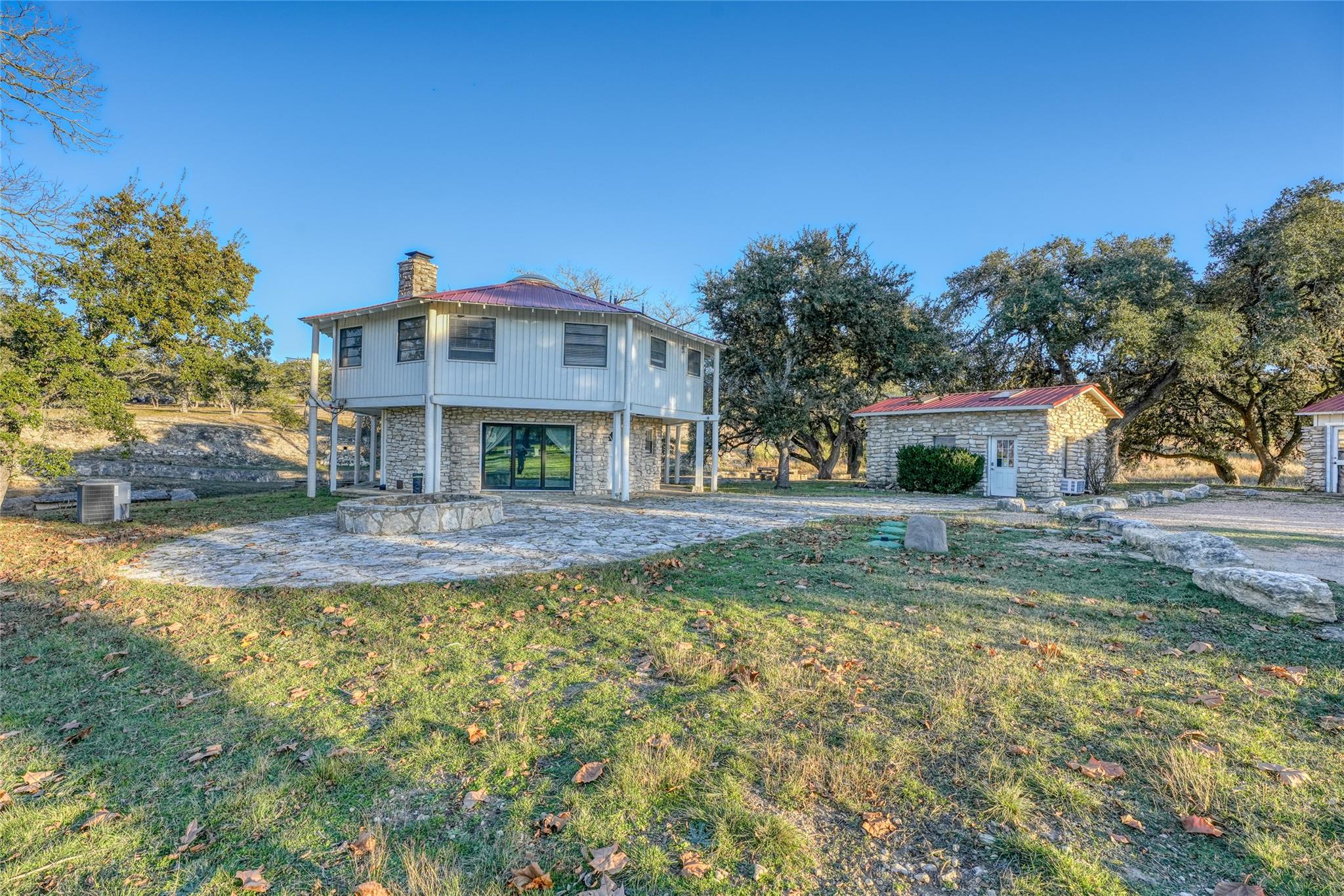 136 Falling Oak Drive Blanco TX 78606