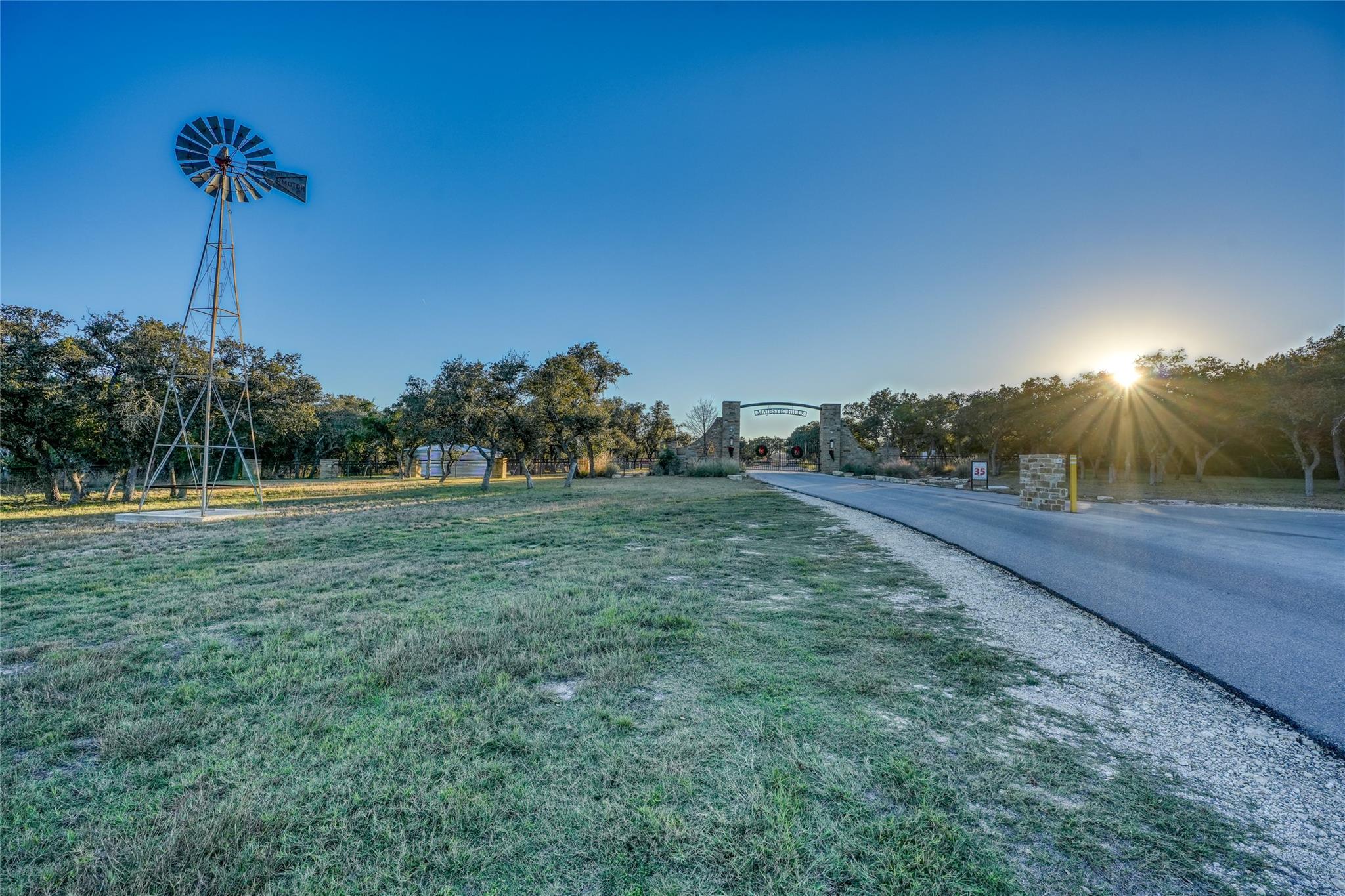 136 Falling Oak Drive Blanco TX 78606