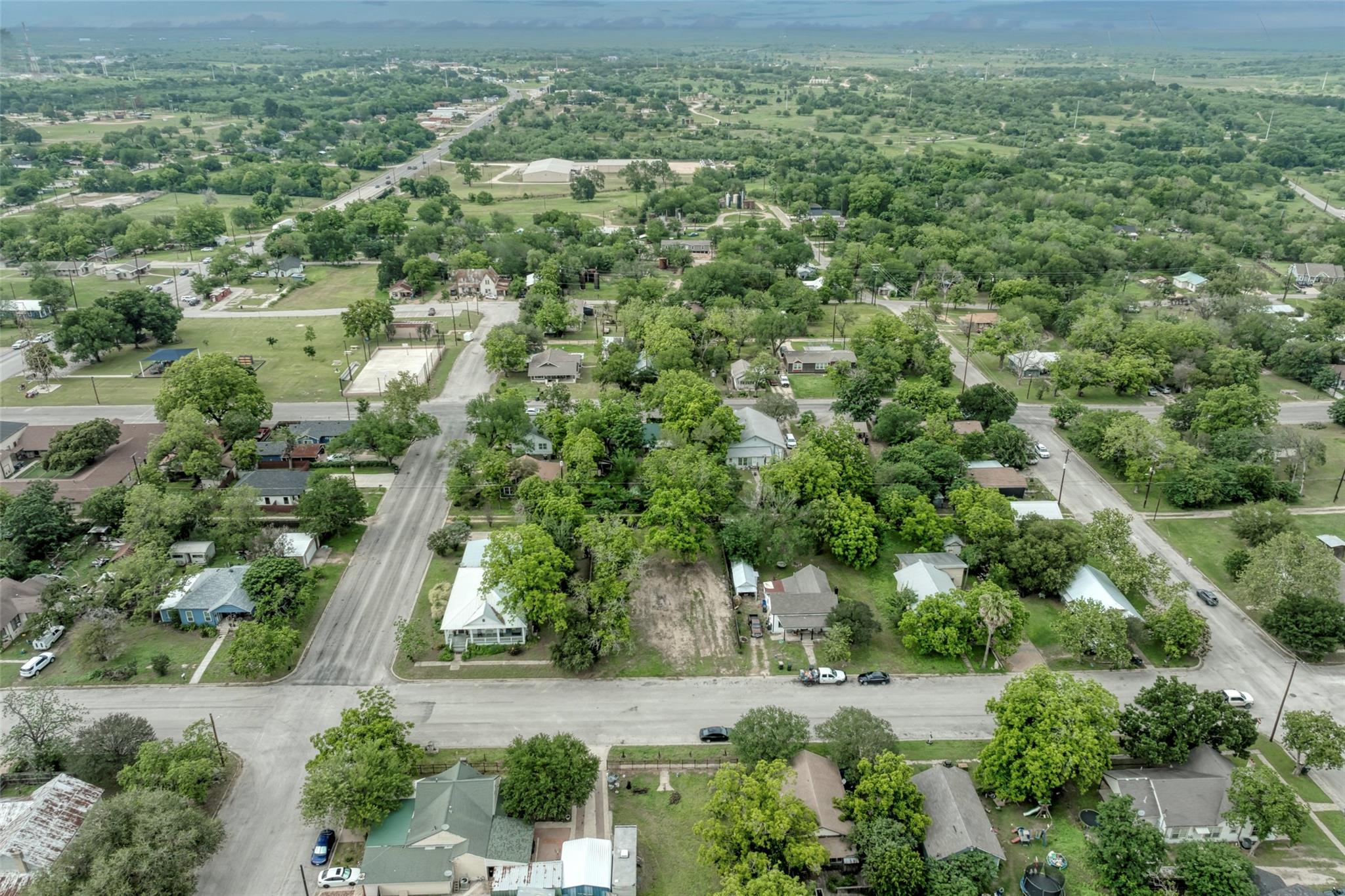 809 E Fannin Street Luling TX 78648
