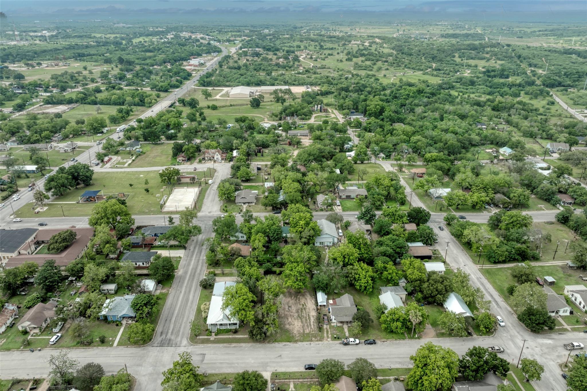 809 E Fannin Street Luling TX 78648