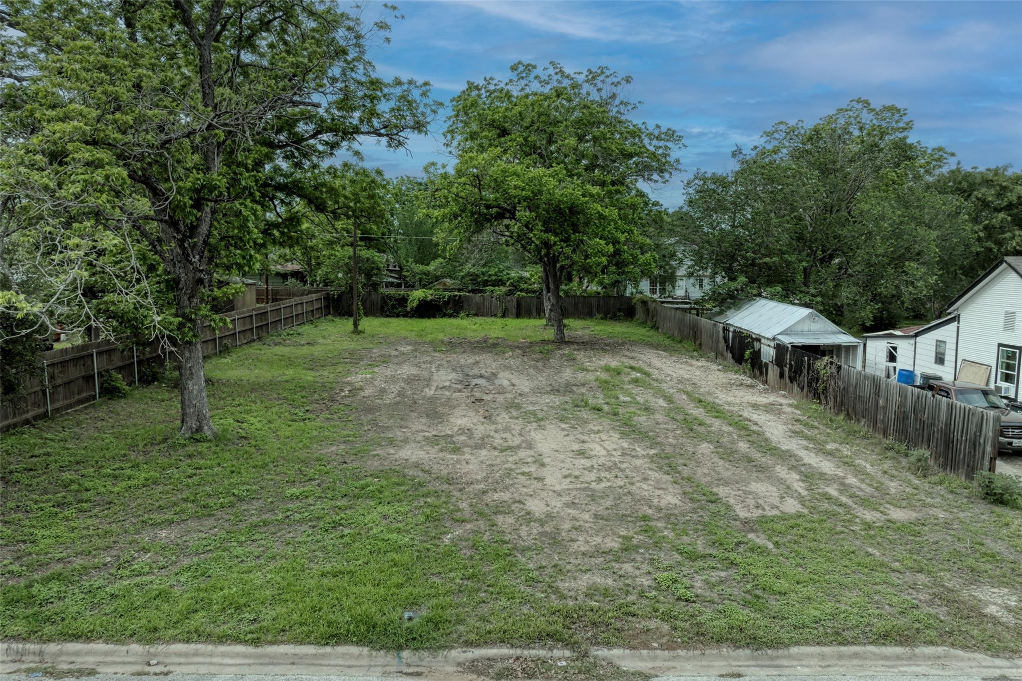 809 E Fannin Street Luling TX 78648
