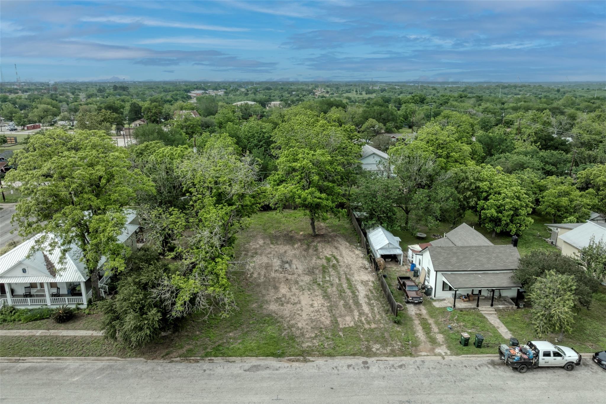 809 E Fannin Street Luling TX 78648