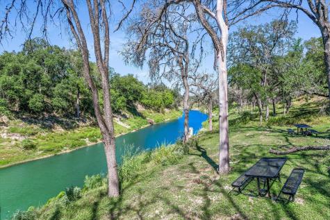 2038 Paradise Parkway Canyon Lake TX 78133