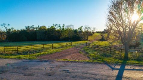 1700 County Road 216 Giddings TX 78942
