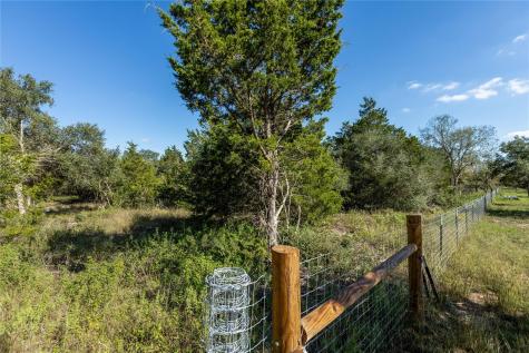 105 Crooked Road Dale TX 78616