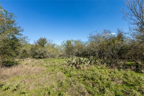 105 Crooked Road Dale TX 78616