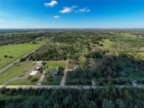 105 Crooked Road Dale TX 78616