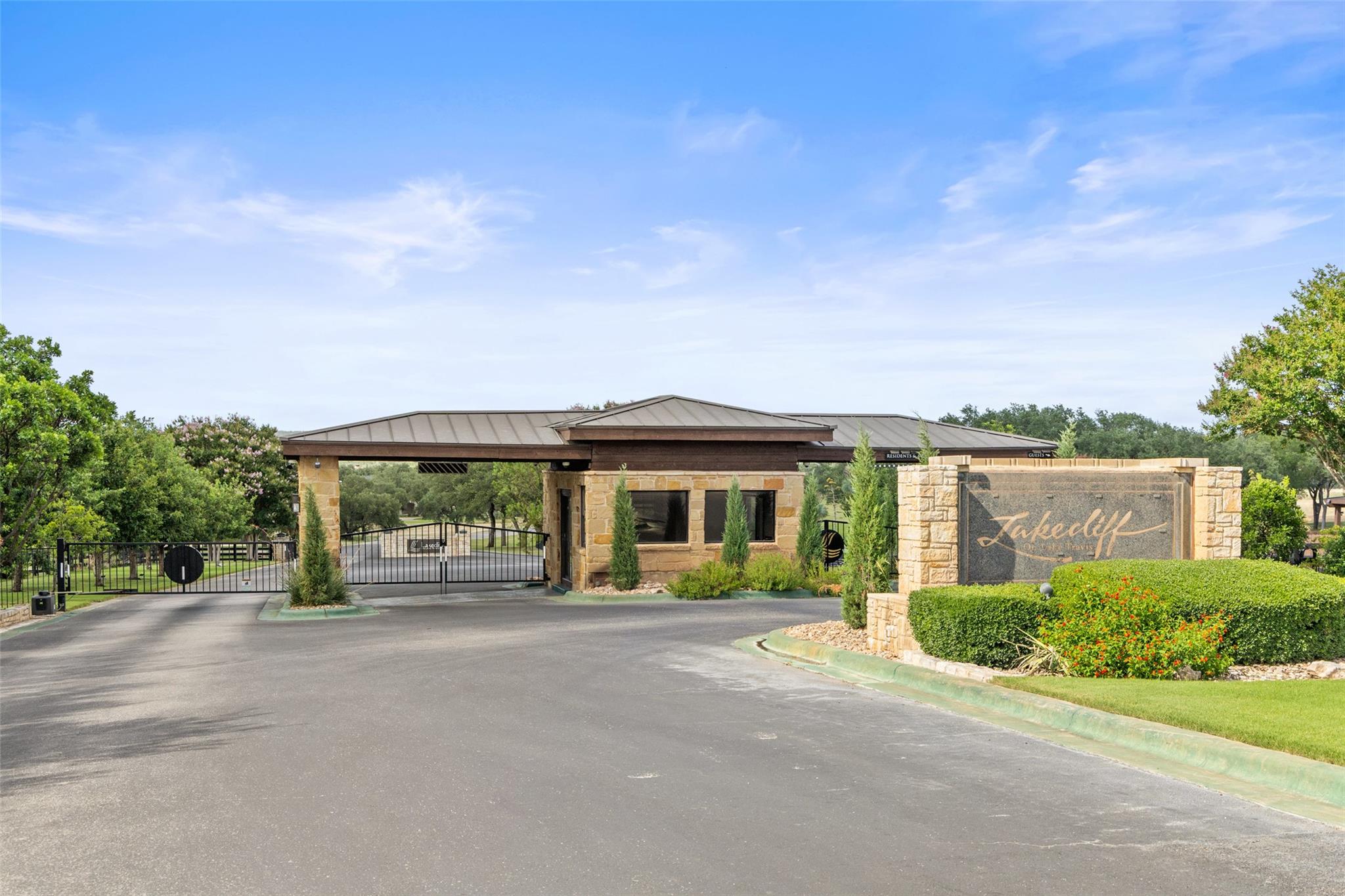 25801 Cliff Cove Spicewood TX 78669